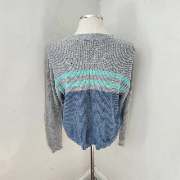American Eagle Womens Small Grey Blue Striped Shaker Knit Crewneck Sweater S - Picture 2 of 5